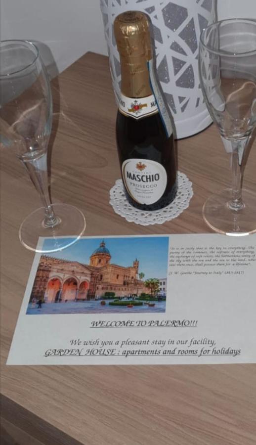 Bed & Breakfast Garden House: And For Holidays Palermo