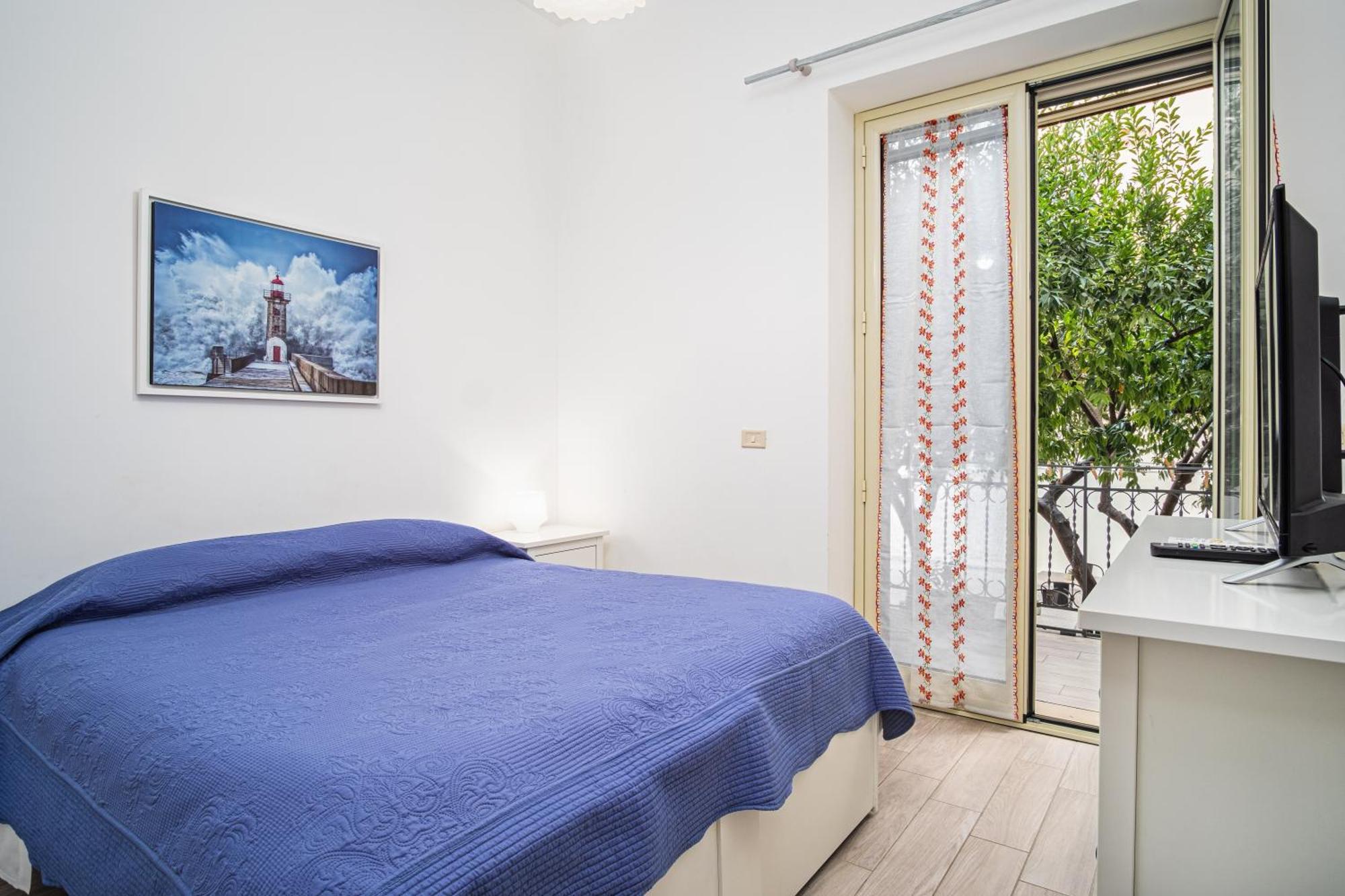 Bed & Breakfast Garden House: And For Holidays 2*